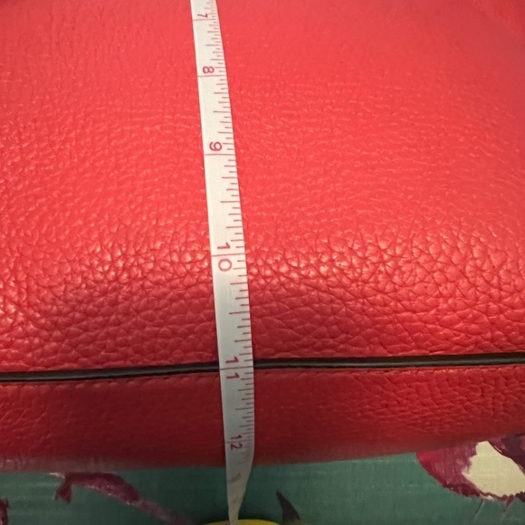 Gorgeous Michael Kors Coral Shade Leather Handbag - Picture 6 of 15